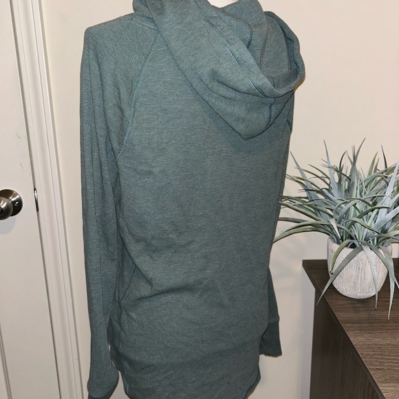 Under armor womans green/blue pull over hoodie - Picture 5 of 7
